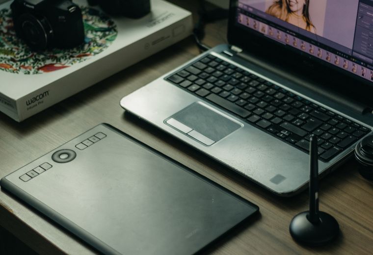 Design tablet and laptop editing setup